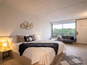 Modern Stay Close to Disney World and Free Parking